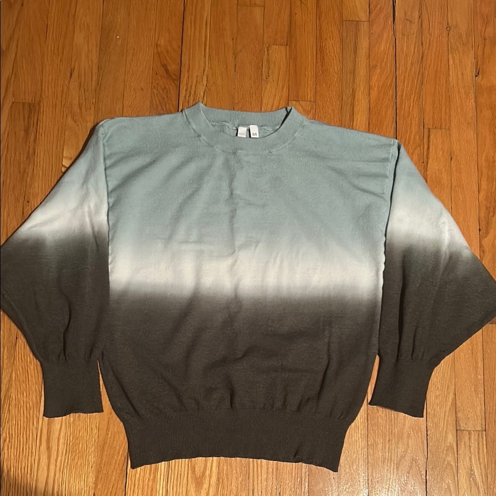 Elan Gradient Green Women's Sweater. Size Medium